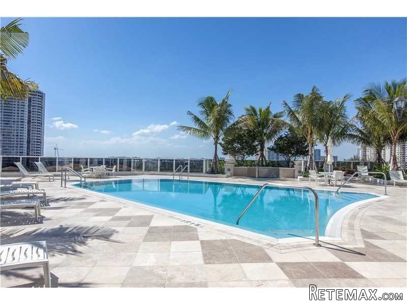 3 bedroom Flat For Sale: 4100 Island.. - 2
