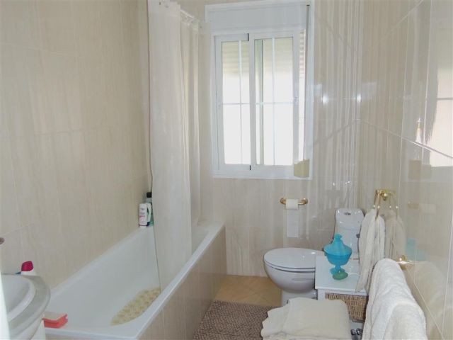 Villa - Fabulous detached villa located.. - 2