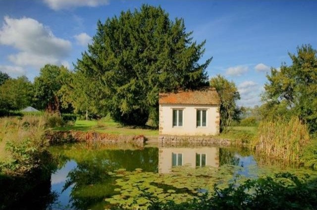10 bedroom Castle For Sale: 03200 VICHY - 2