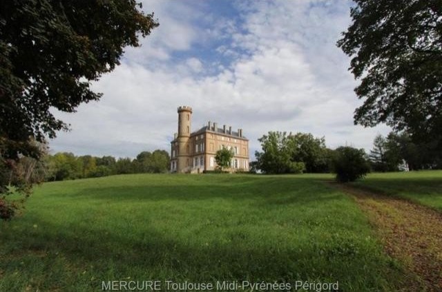 17 bedroom Castle For Sale: 82170.. - 2