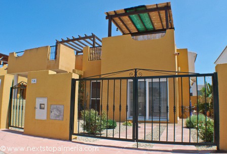 4 bedroom semi-detached bungalow - 2