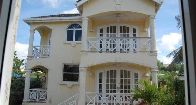 7 bedroom Property For Sale: Fitts.. - 2