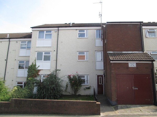 2 bed ground and first floor flat in..