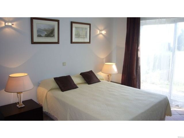 2 bedroom Apartment in Salinas Country..