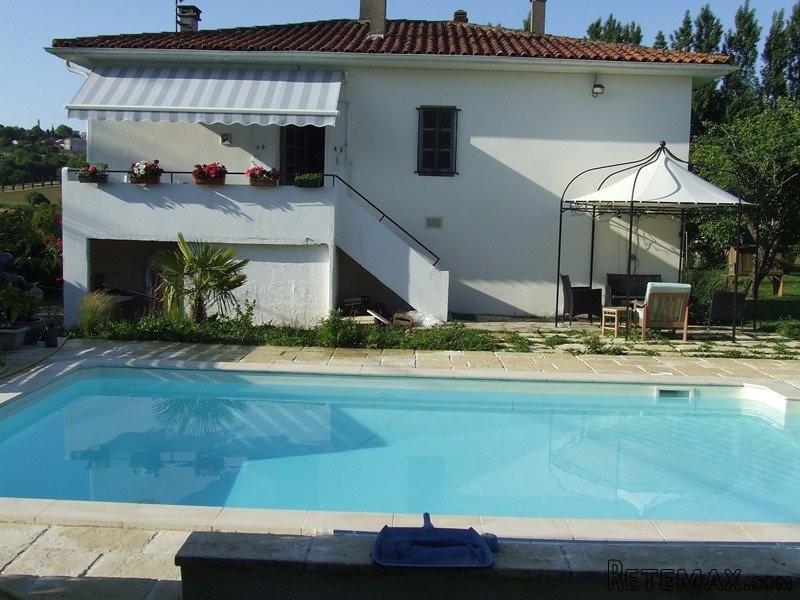 Situated On The Edge Of A Bustling Lot.. - 2