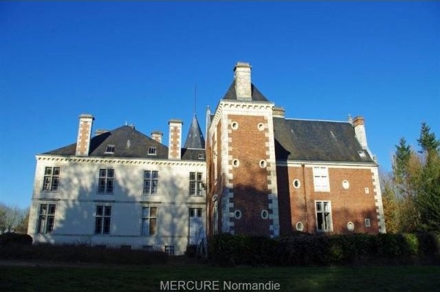 11 bedroom Castle For Sale: 61340.. - 2