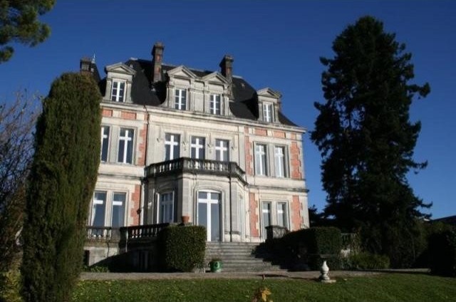 7 bedroom Manor House For Sale: 16000.. - 2