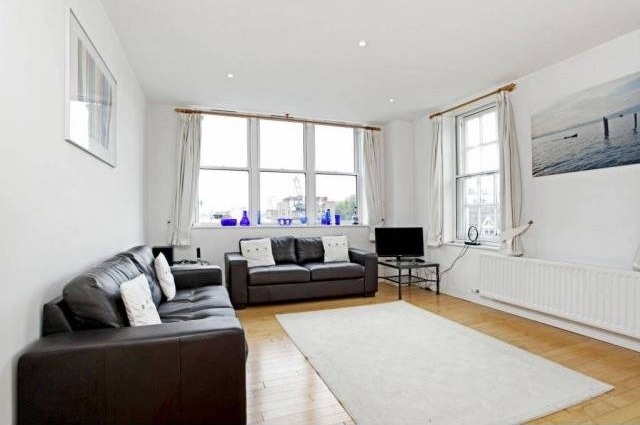 Bartholomew Close, London EC1A - 2