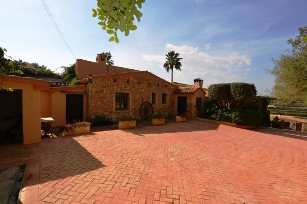 Stunning 7 Bedroom 7 Bathroom Finca..