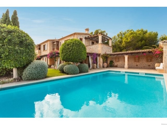 Mallorquinische Finca mit Meerblick in..