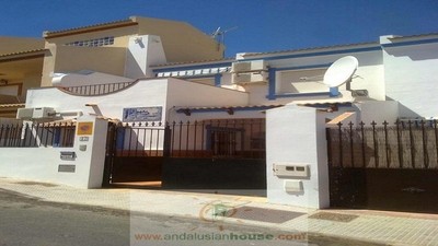 Town House - A terrace townhouse on two..