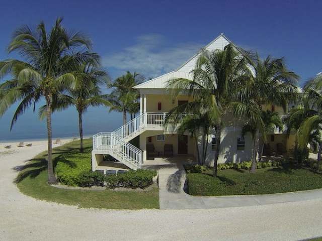 Apartment/townhouse - This condo/hotel.. - 2