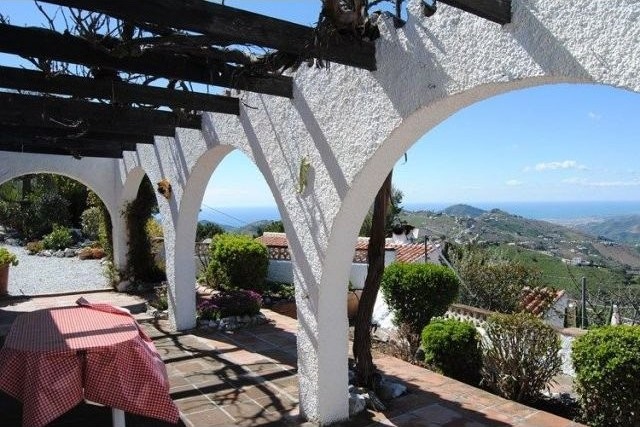 Villa for Sale in Competa, Competa..