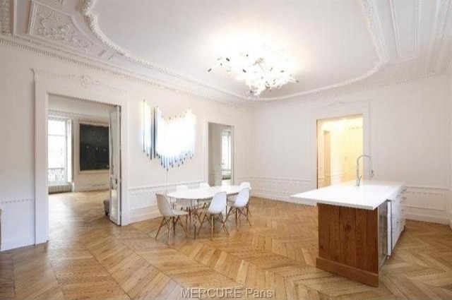 2 bedroom Flat For Sale: 75007 PARIS