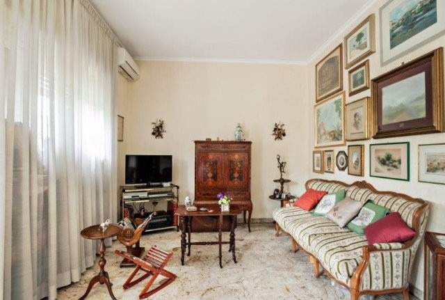 2 Bedrooms - Apartment - For Sale - 2