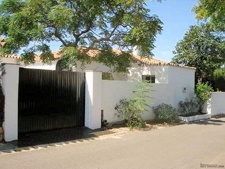 Villa for sale in Artola Baja.. - 2