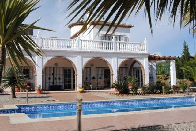 Villa for Sale in Vinuela, Vinuela..
