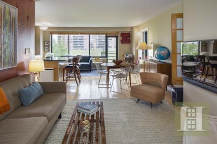 1 bedroom Apartment For Sale: 372..