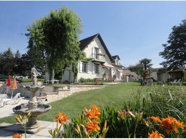 Substantial 5 Bedroom House With Two..