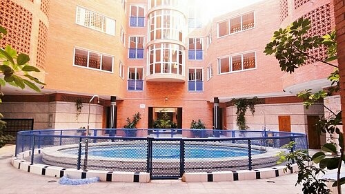 * LARGE 3 BEDROOM BEACH APARTMENT