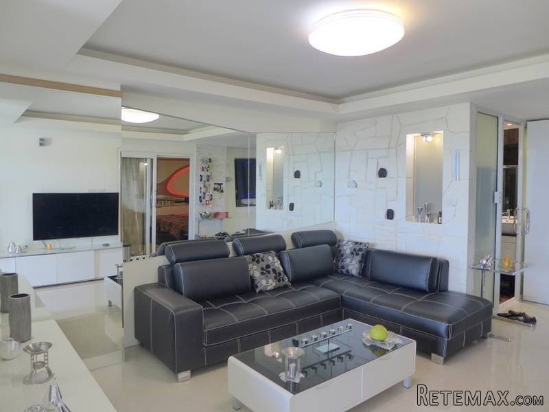 Modern 1-bedroom sea view condo on top.. - 2