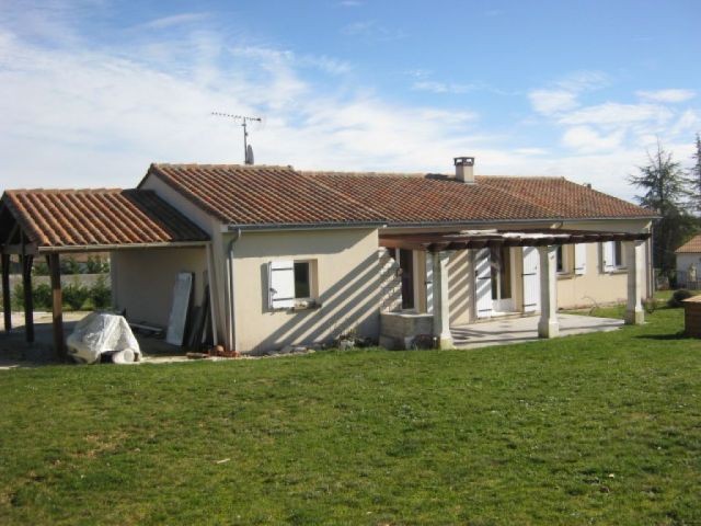 Recent single storey house