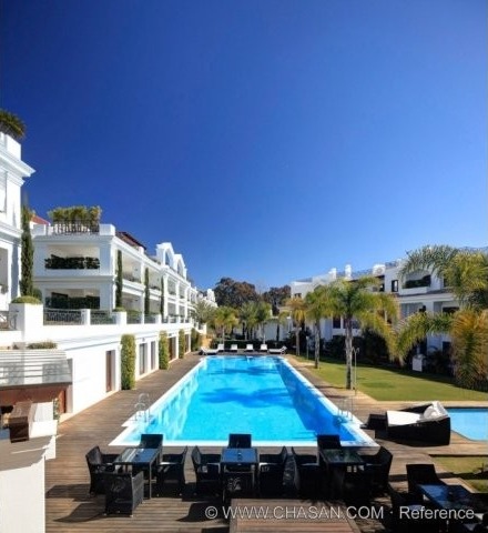 3 Bedroom Apartment For Sale In Estepona - 2