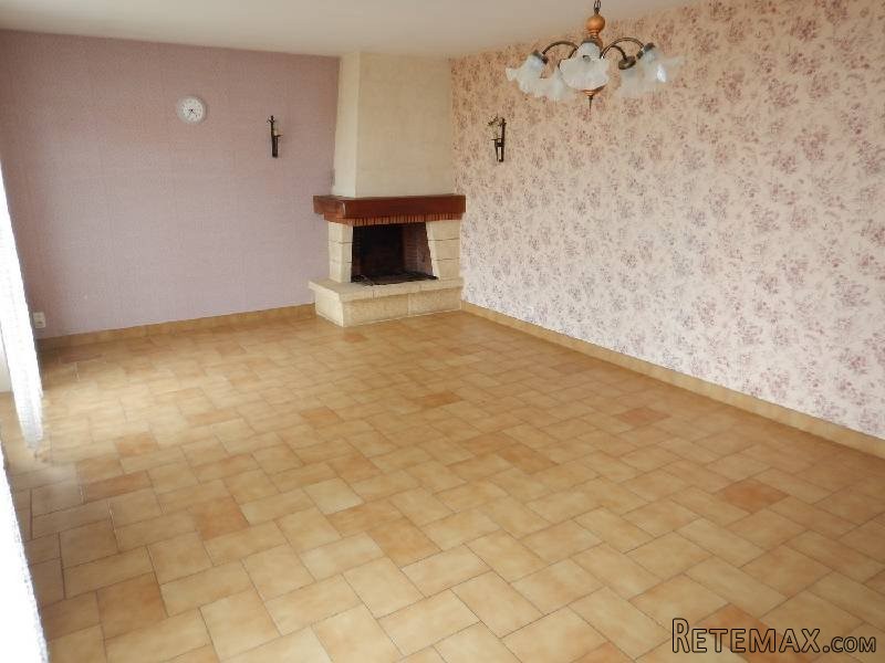 Traditional Detached House For Sale - 2