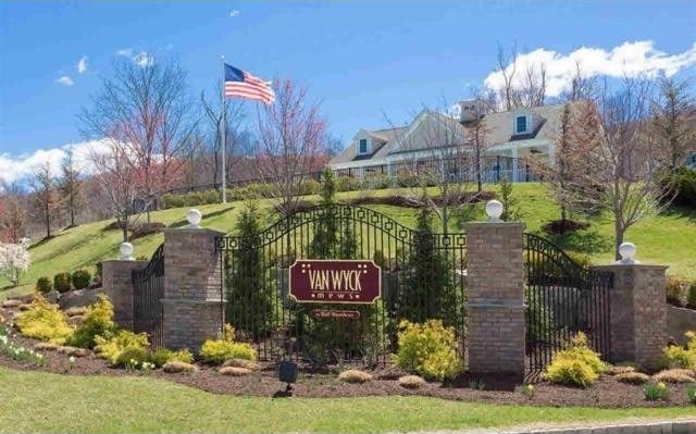2 bedroom Condominium For Sale:..