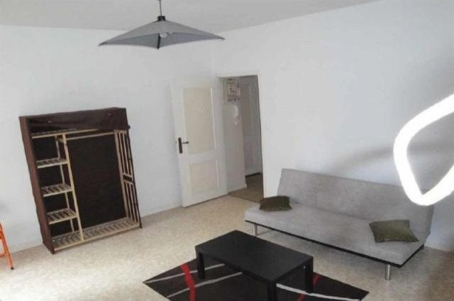 Flat For Sale: 86000 POITIERS