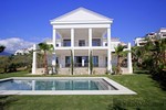 4 Bedrooms - Villa - Malaga - For Sale