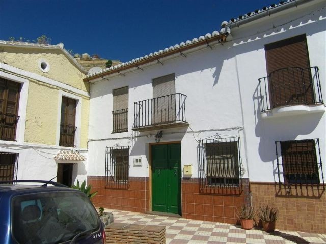 Town House - A beautiful, large &..