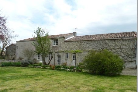 Stone House With Pool And Outbuildings.. - 2