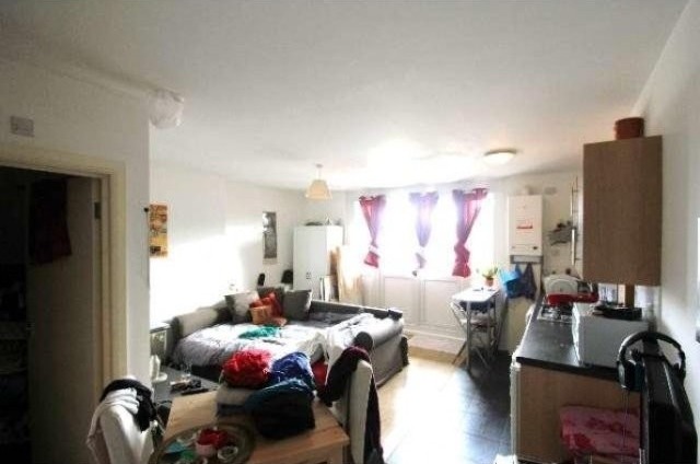 Flat/Apartment To Let in London - 2