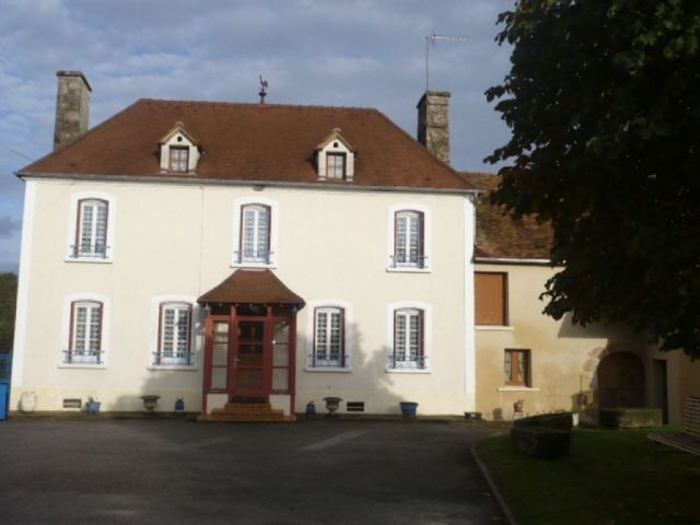 Bourgeoise House in 1.5 Hectares - 2
