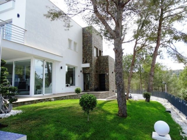 Villa for sale in MORAIRA