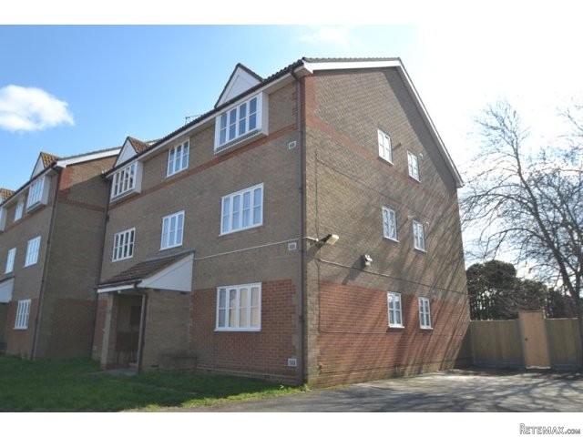 1 bedroom flat in QUEENBOROUGH - 2