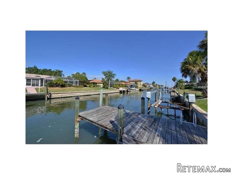3 bedroom House For Sale: 521 Golf..