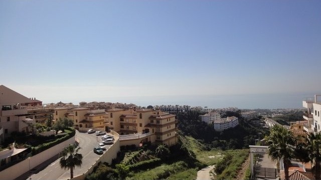APARTMENT FOR SALE IN CALAHONDA - 2