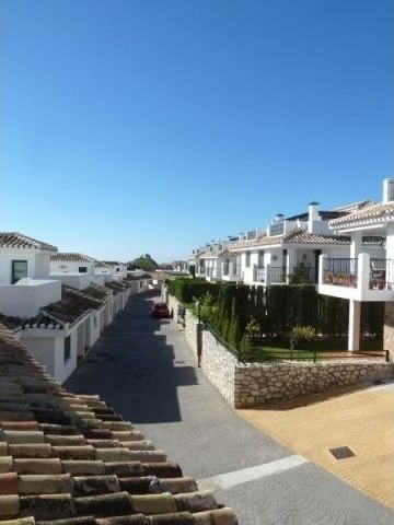 Town House - Beautiful semi-detached..