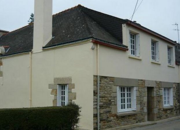 Hamlet Location, Traditional House