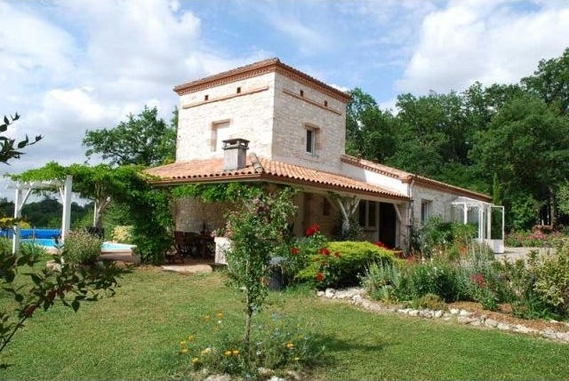 Attractive Country Home Nr Laroque..