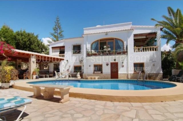 Large Villa close to Moraira. Amazing..