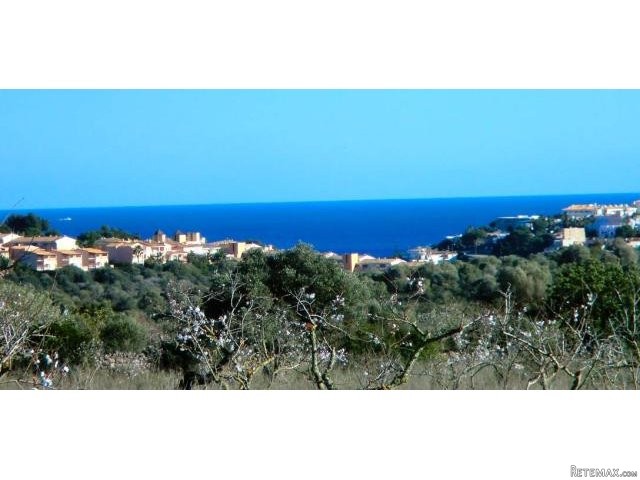 Rustic plot with beautiful views to the..