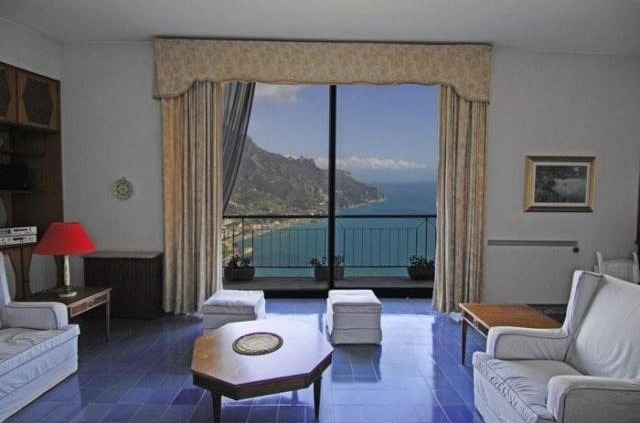 6 bedroom House For Sale: Naples.. - 2