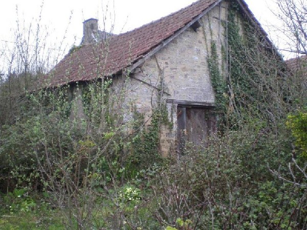 Nice Village House to Restore - 2