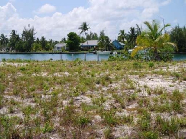 Singlefamilyvacant - Prime canalfront.. - 2