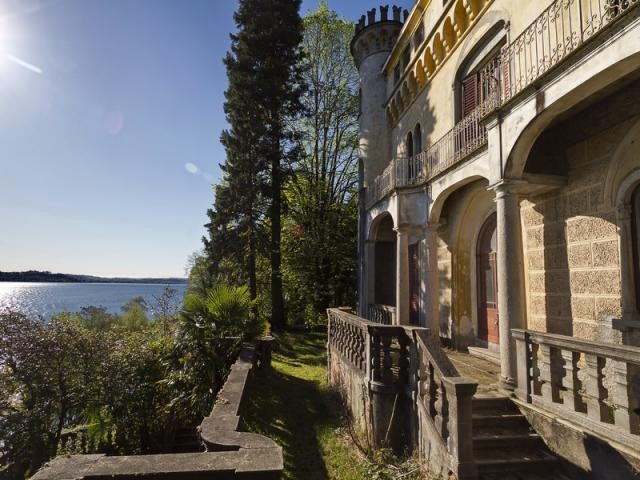 11 bedroom Castle For Sale: Stresa, IT - 2