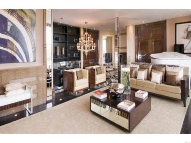 6 bed flat to rent in WELLINGTON COURT..