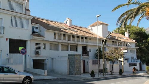 * A 2 BED 2 BATH DUPLEX